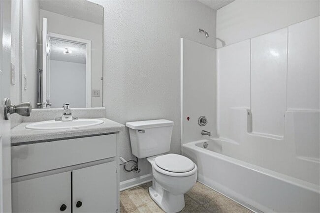 Building Photo - 1337 Sweet Pine Dr