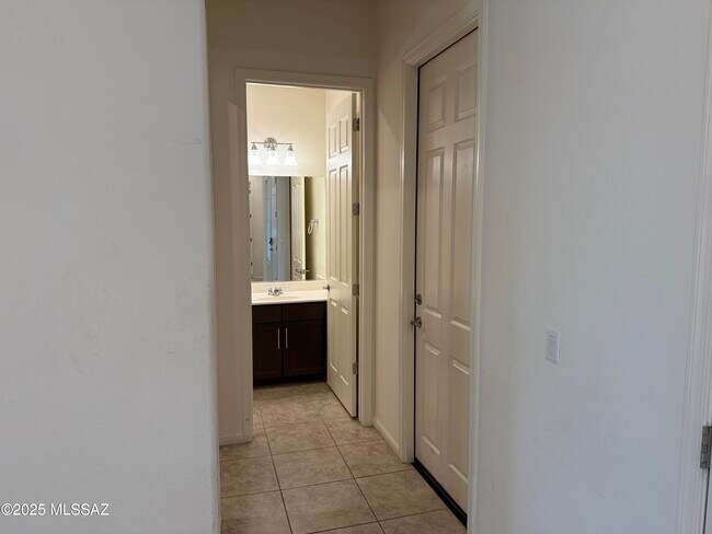 Building Photo - 1646 W Aristides St