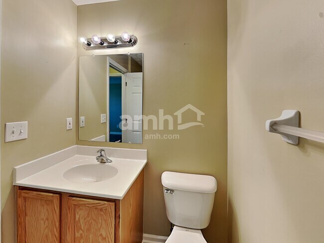 Building Photo - 509 Lake Front Dr