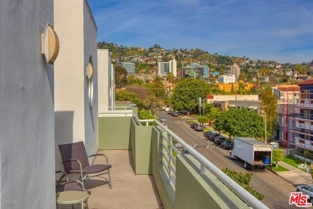 Building Photo - 817 N Alfred St