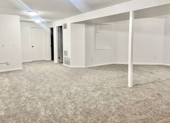 Building Photo - Italian Estates Property Management