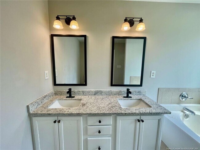 Building Photo - 216 Cobblestone Dr