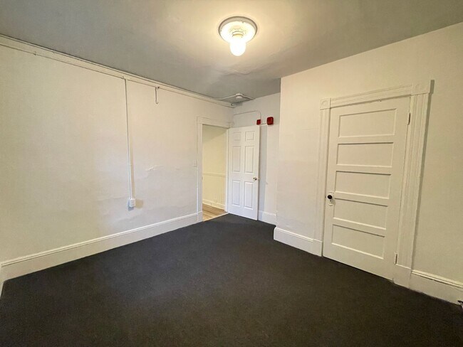 Building Photo - 459 Beech St