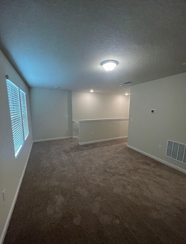 Building Photo - 3074 Green Park Dr