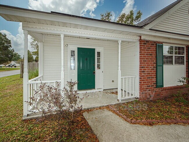 Building Photo - 5161 Eastway St