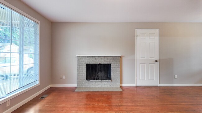 Building Photo - Charming 3BR Home with Massive Fenced in Yard
