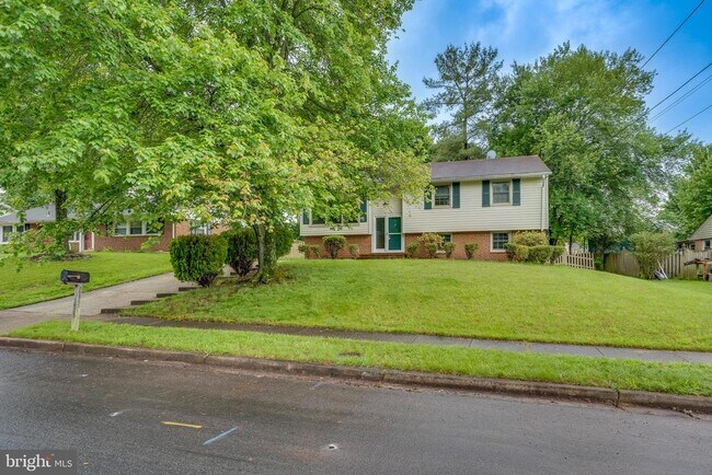 Building Photo - 14715 Lock Dr