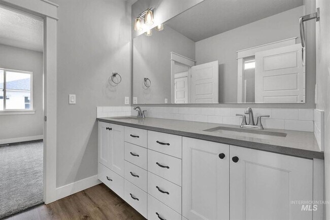 Building Photo - Immaculate Single-Level Home w/3-Car Garage