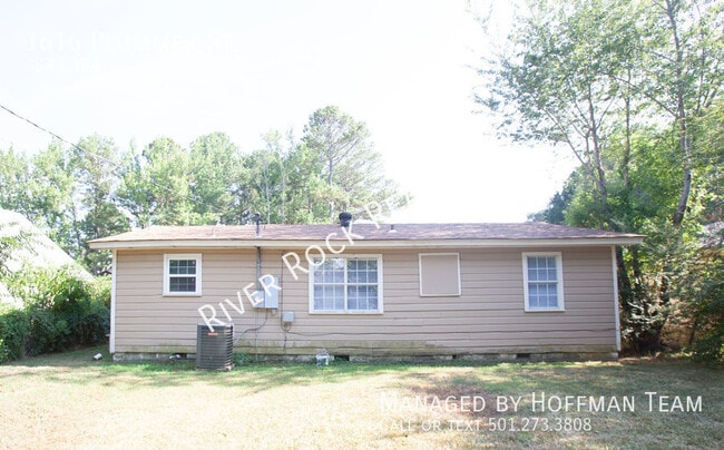 Building Photo - 1616 Plummer Street