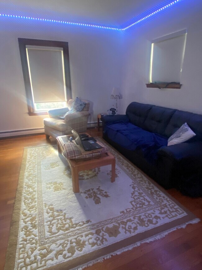 Primary Photo - 176 Salem St