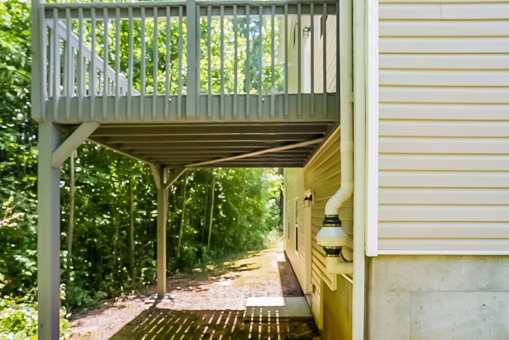 Building Photo - 657 Amberwood Dr