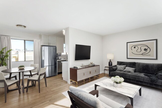 Interior Photo - 1408 S. St Andrews Pl