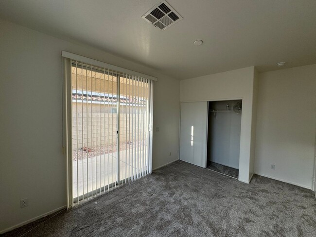 Building Photo - Single Story 3 bedroom with Fresh Paint & ...