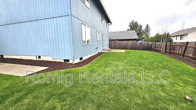 Building Photo - 10032 NE 19th St