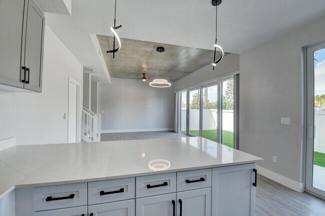 Building Photo - Yamato Villas Townhomes - Boca Raton