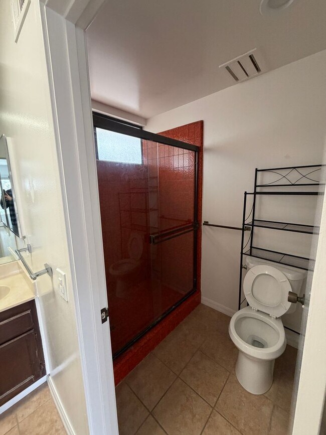 Building Photo - Gorgeous 3 bedroom house with amazing views and huge garden