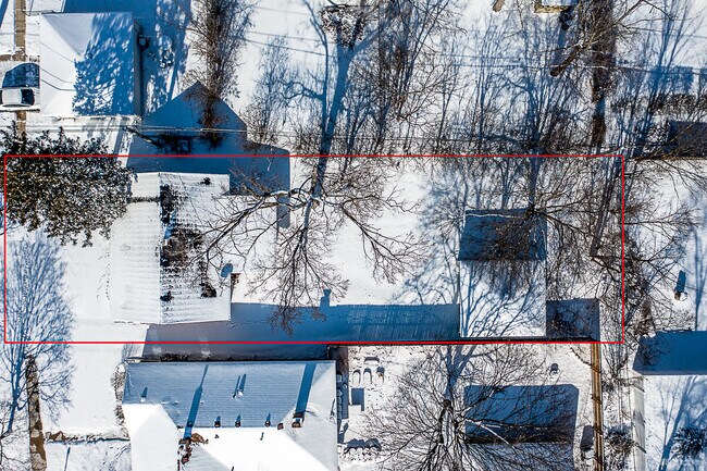 Building Photo - 17555 Howe Ave