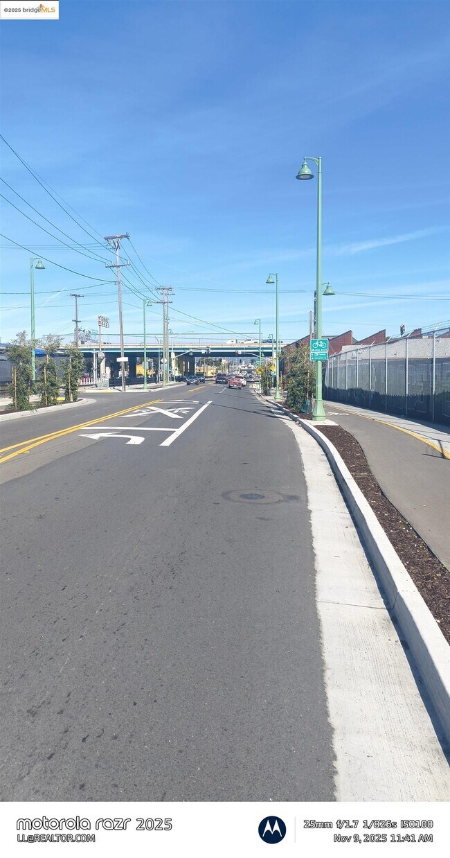 Building Photo - 3532 San Leandro St