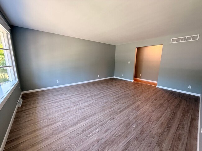 Building Photo - 2538 Berwyck Rd SE