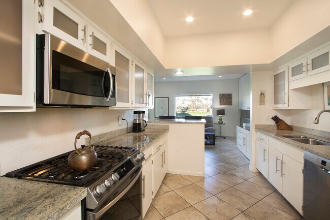 Gorgeous Kitchen w Views of Golf Course - 501 Desert Lakes Cir