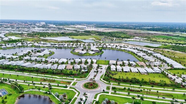 Building Photo - 10214 SW Captiva Dr