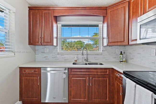 Building Photo - 4119 Coral Springs Dr