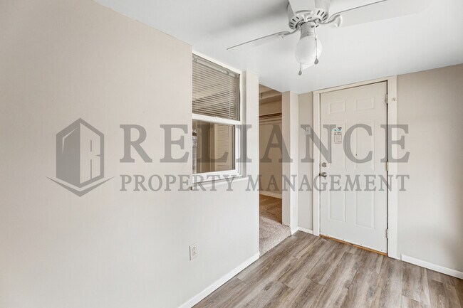 Building Photo - 2719 W Douglas Ave