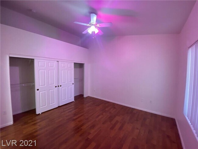 Building Photo - 6156 Pine Villa Ave