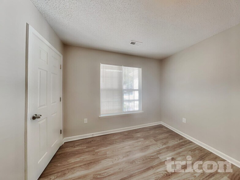 Building Photo - 314 McGinn Grove Dr
