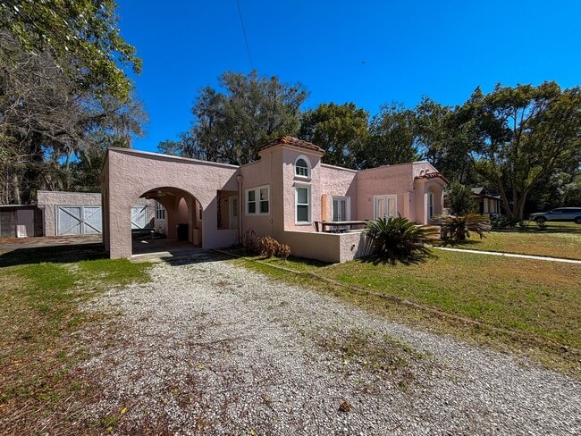 Building Photo - 15 NW 26th St