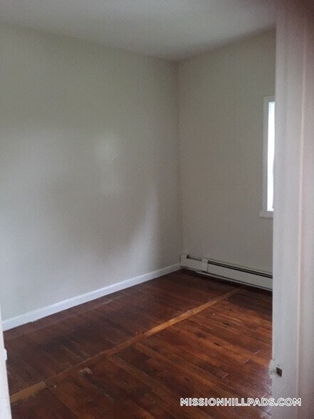 Building Photo - 53 Georgia St