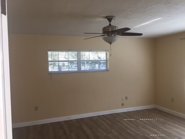 Building Photo - 3 Bdr 2 Ba Concrete Block Home on One Acre