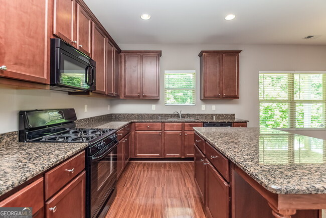 Building Photo - 930 Walking Stick Trail NE