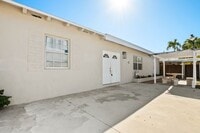 Building Photo - Comfortable 3-Bedroom Multifamily Home in Prime Miami Location (Water and electricity are included)