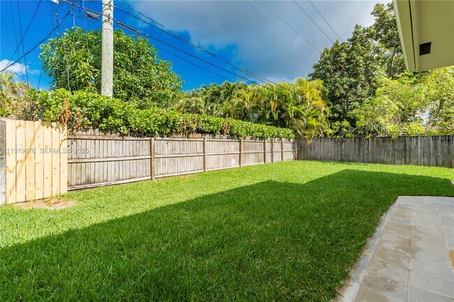 Building Photo - 6499 SW 39th St