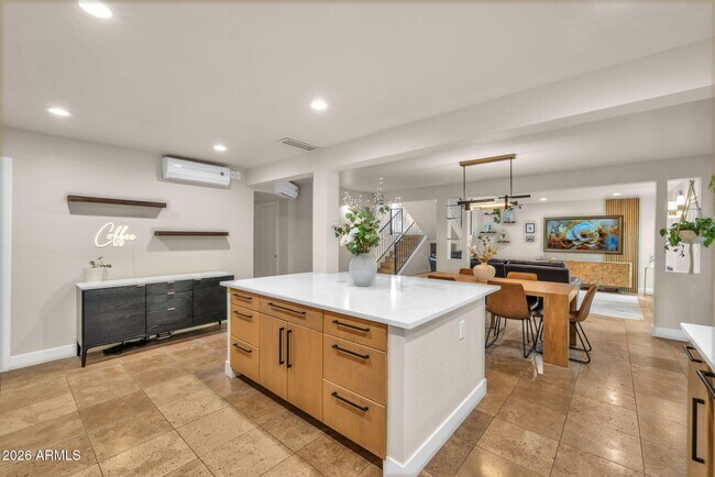 Building Photo - 7609 N Lynn Oaks Dr