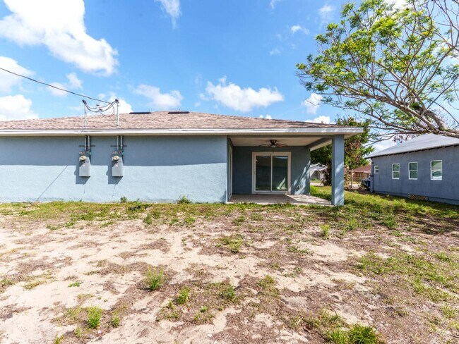 Building Photo - 133 W Park Ave