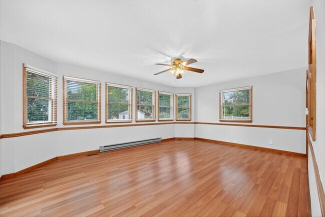 Building Photo - 81 Tom Sawyer Dr