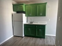 Building Photo - 640 S 1st Ave