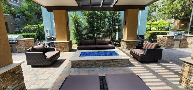 Building Photo - 38 E Serene Ave