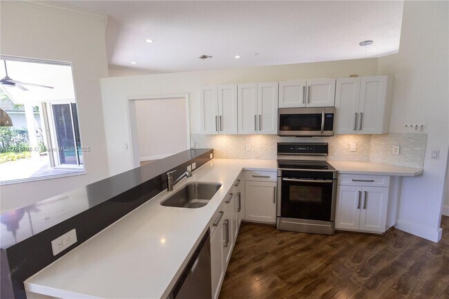Building Photo - 280 Landings Blvd