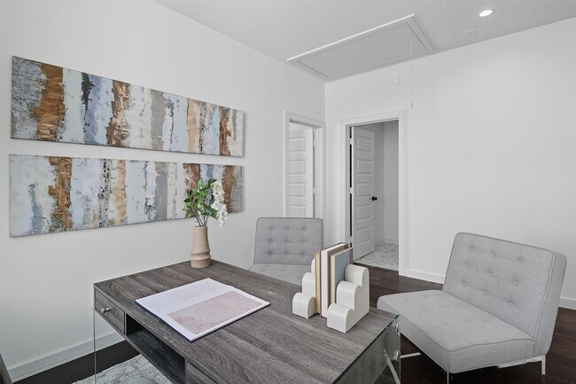 Building Photo - 2939 El Fenice Ln