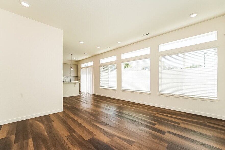 Building Photo - 4750 N Tower Dr