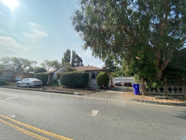 Building Photo - 1812 Rd 20