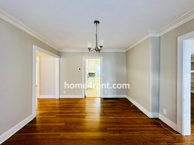 Building Photo - First Level Condo, Just Off the Plaza with...