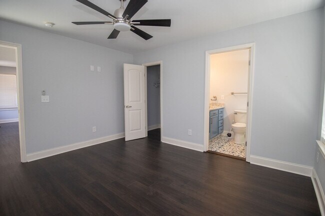 Building Photo - Charming 3-Bed, 3.5-Bath Home Near Augusta...