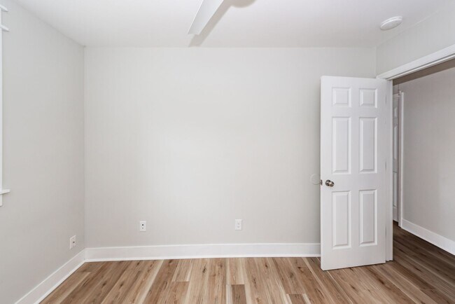 Building Photo - 3 Bedroom, 1 Bathroom Home in Willowbrook - Goose Creek
