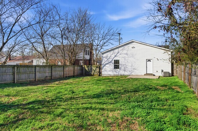 Building Photo - 1522 22nd Ave N