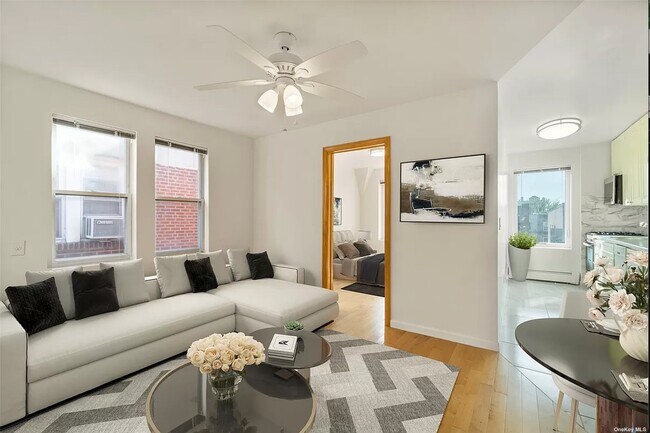 Building Photo - 32-33-33 46th St