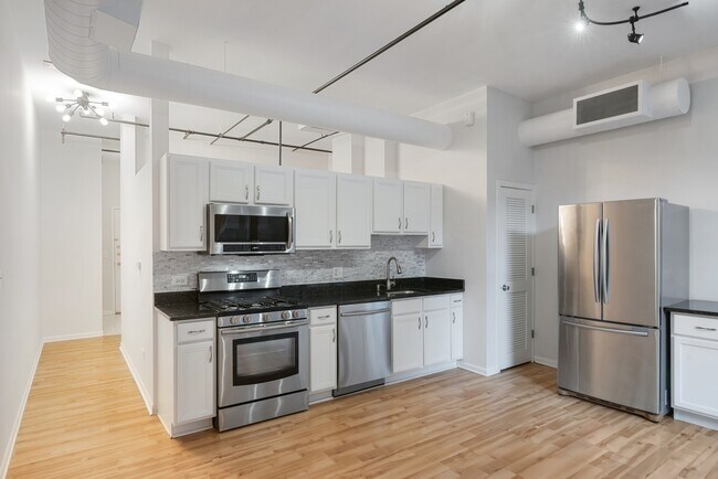 Building Photo - 400 W Ontario St